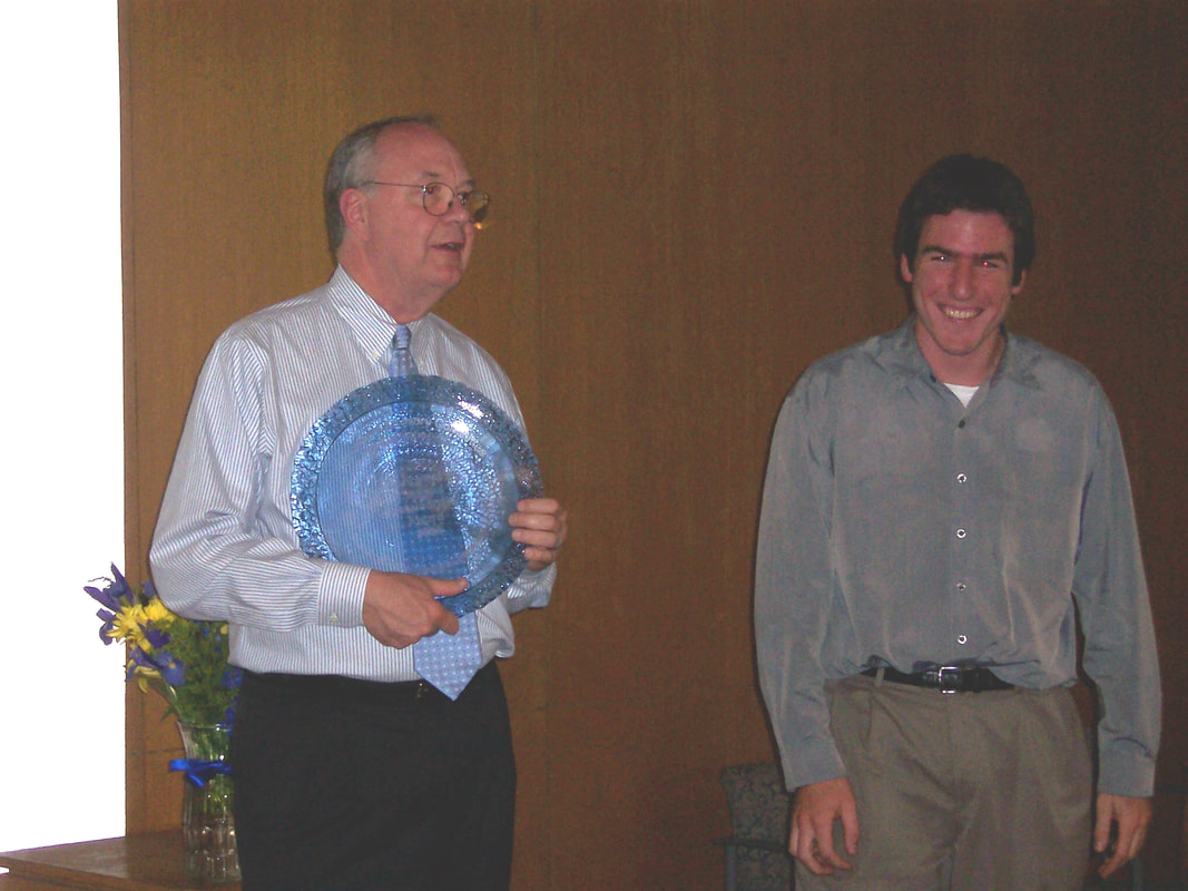 Chancellor Berdahl presenting Berkeley Sustainability Award