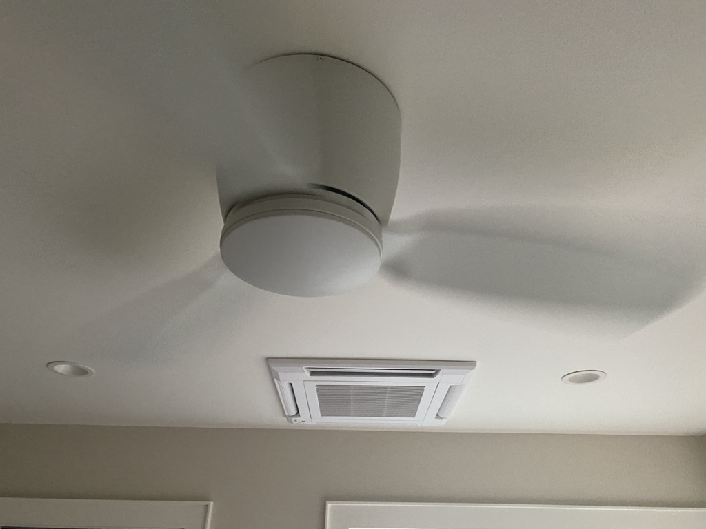 Wall vent for heat pump system